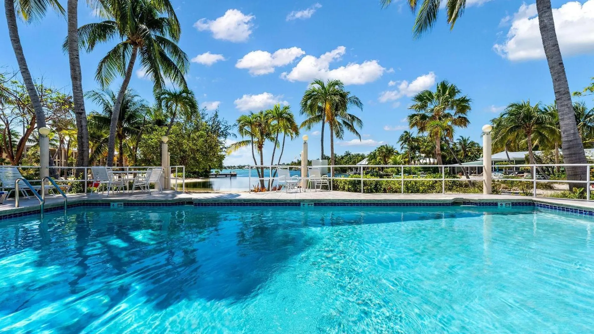 Island House #12 At Rum Point Driftwood Village Cayman-øerne