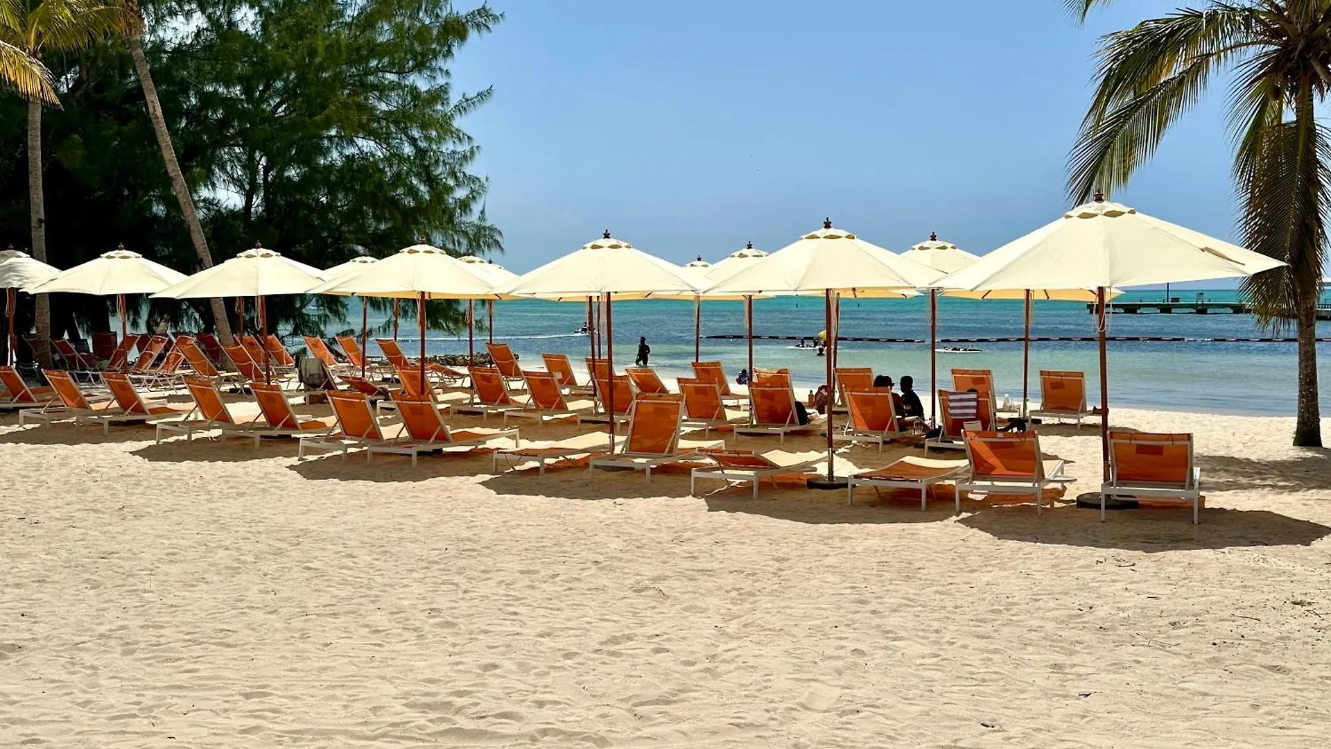 Island House #12 At Rum Point Driftwood Village Cayman-øerne