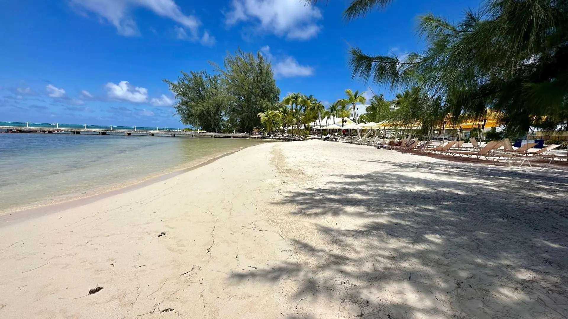 Island House #12 At Rum Point Driftwood Village